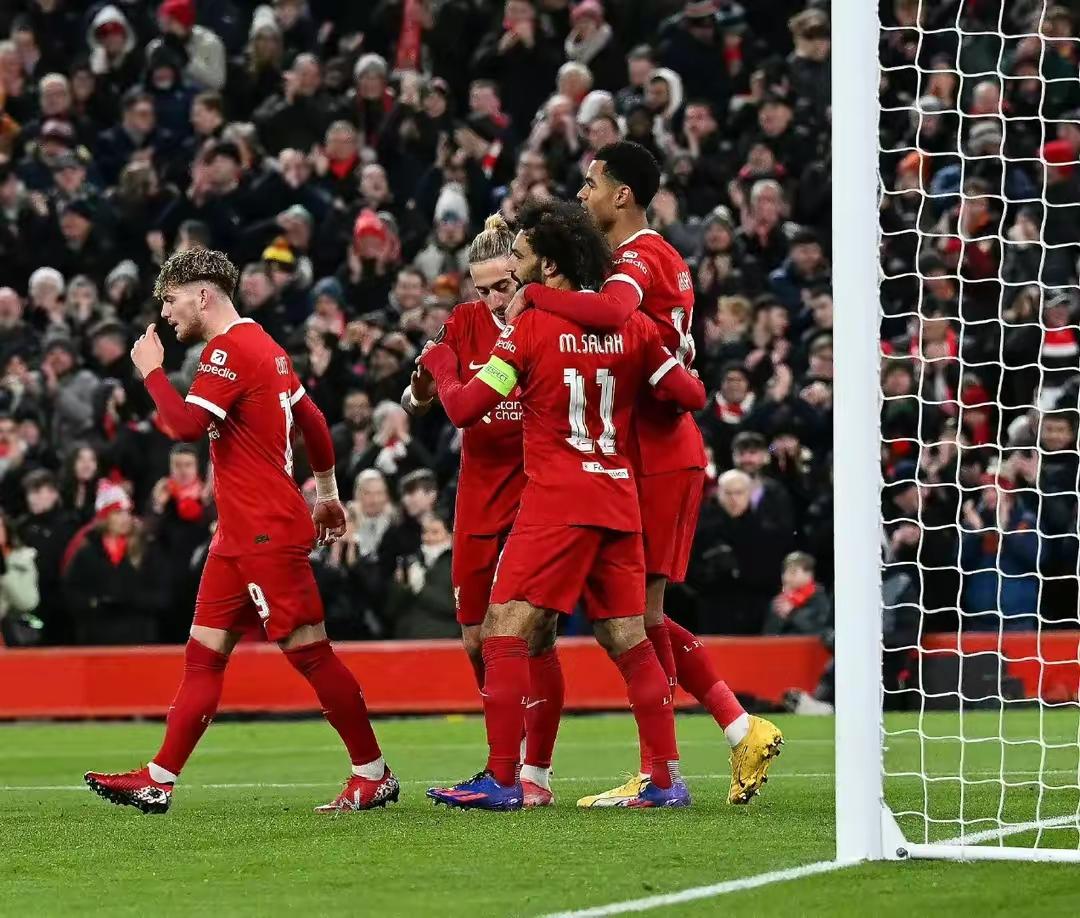 萨拉赫爆冷击败法国队,精彩发挥引爆全场! 萨拉赫爆冷击败法国队,精彩发挥引爆全场!