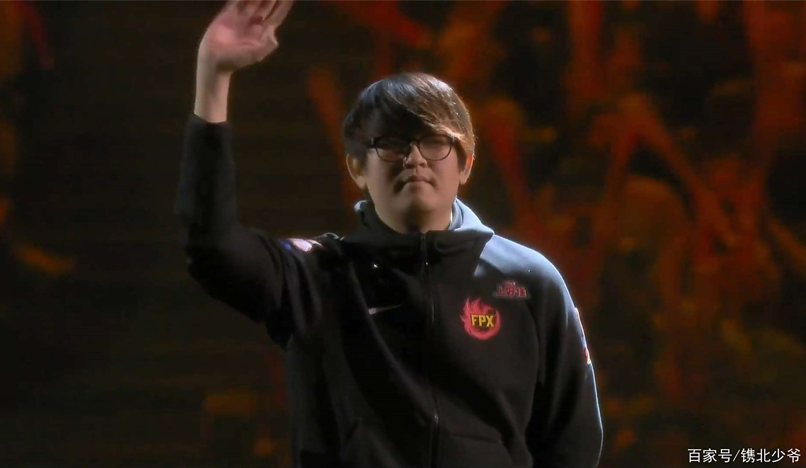 Faker新星表现优异表现突出，FPX前途光明！比赛高潮迭起的简单介绍
